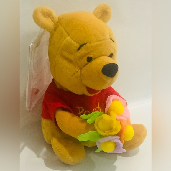 The Disney Store Mini Bean Bag Pooh With Flower Bouquet 8" Plush NWT - Picture 2 of 7